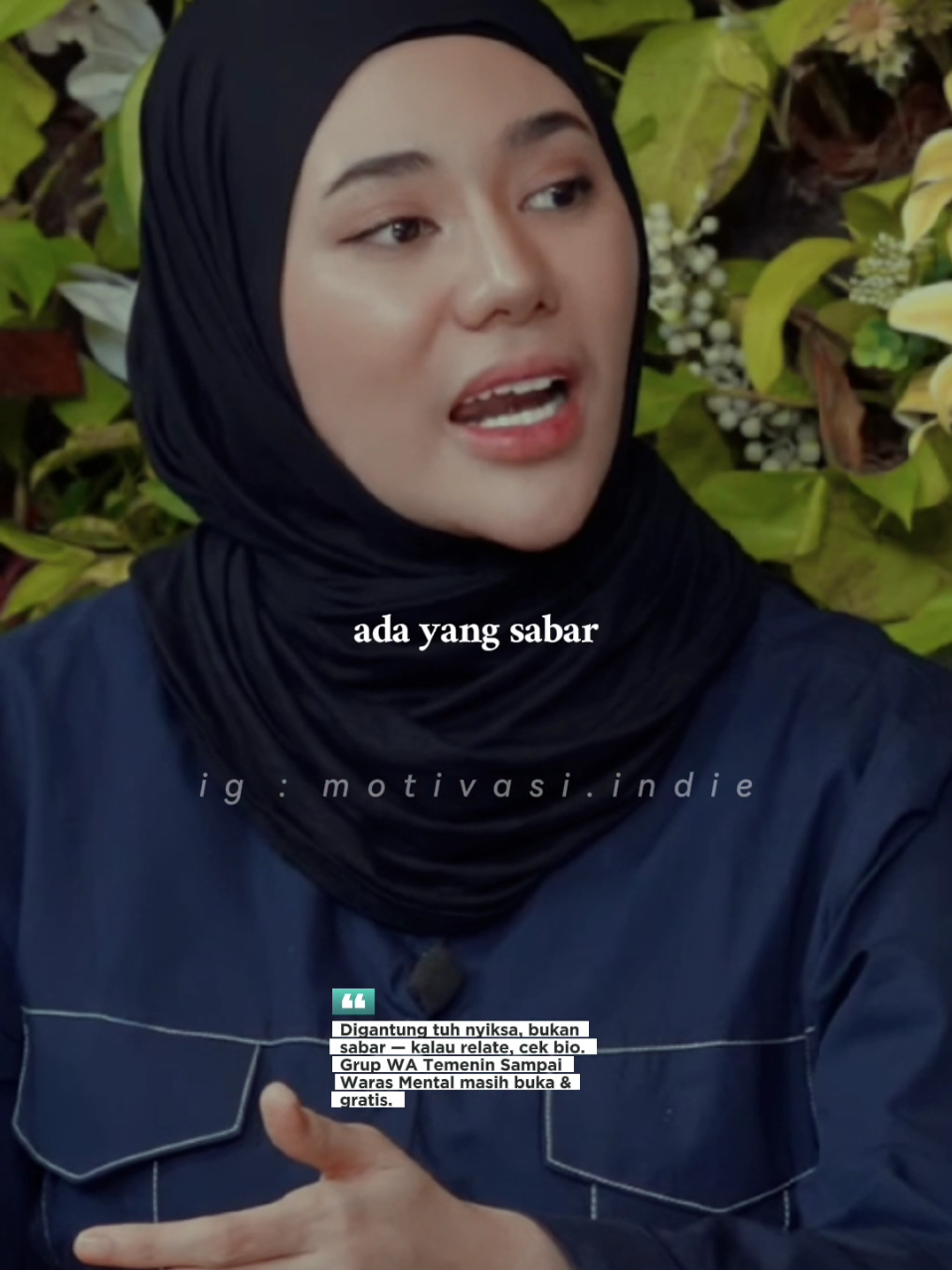 Kadang yang bikin capek bukan putusnya… tapi digantungnya.   Udah tau gak bisa lanjut, tapi masih ditahan.   Udah tau sayangnya udah beda, tapi masih dibilang “sabar dulu”.   Kayak Clara Shinta bilang: kalo mau selesai ya ceraiin sekarang.   Kalo masih mau lanjut, ya dipastiin. Jangan digantung. Karena digantung tuh bukan cuma bikin galau,   tapi bisa bikin mental ikut hancur pelan-pelan. Jangan jadi versi kamu yang nungguin orang berubah,   padahal kamu sendiri udah gak utuh. Kalau kamu lagi ngerasain yang kayak gini,   aku gak nyuruh kamu kuat sendirian. Di bio ada WA Grup Temenin Sampai Waras Mental — isinya orang-orang yang ngerti rasanya digantung, disakitin, tapi masih pengen sembuh.   Gratis. Gak pake basa-basi. Gak pake judgment. Cek bio ya, kalau kamu relate. Kita temenin pelan-pelan. 🤍 #clarashinta #dennysumargo #motivasi #motivasihidup #motivasiindie 