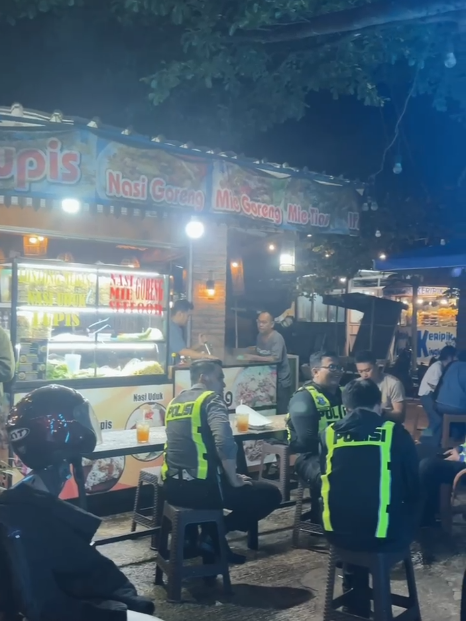 terima kasih yang sudah mampir 🕺😻 📍 bundaran palm #nasigoreng #banjarbaru #kulinerviral #makananenak #fyp 