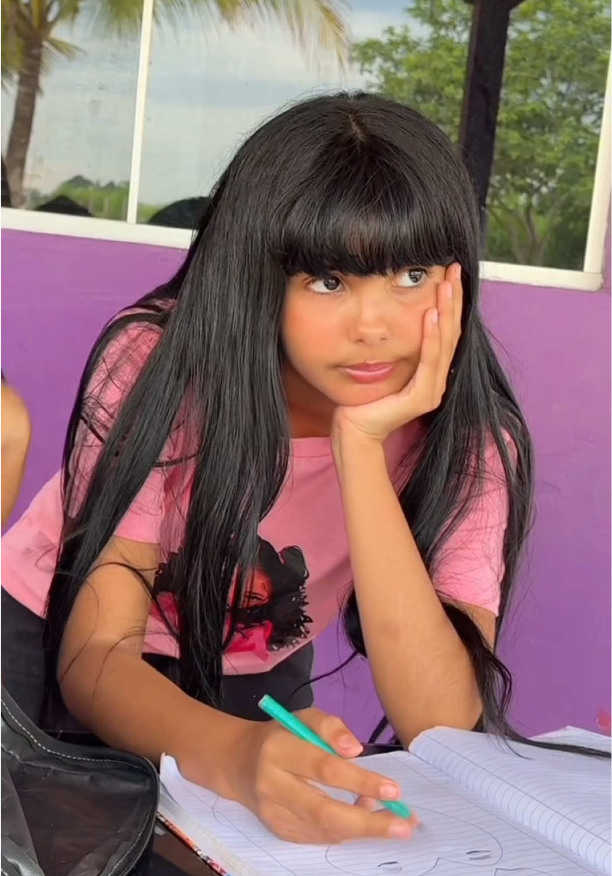 A irmã egoísta !  Conteúdo fictício (apenas uma encenação)