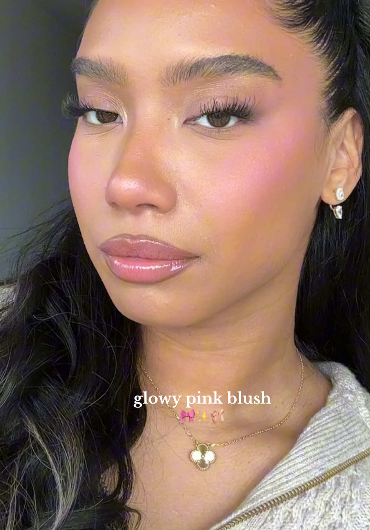 So girly 💕 @Rare Beauty Soft Pinch Luminous Powder Blush: Happy