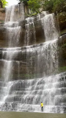 น้ำตกตาดใหญ่ 