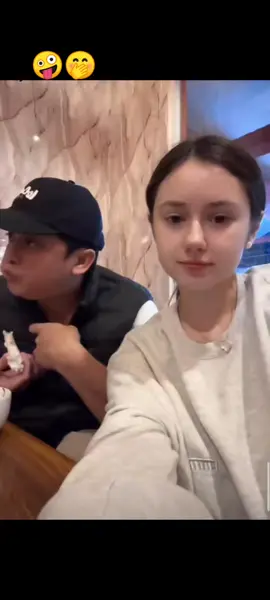 Senin ... Selasa ... yg bener kapan Papa Billy diet nya 😄🤣 #billysyahputra #vikakolesnaya #billy #vika #pasangancouple 