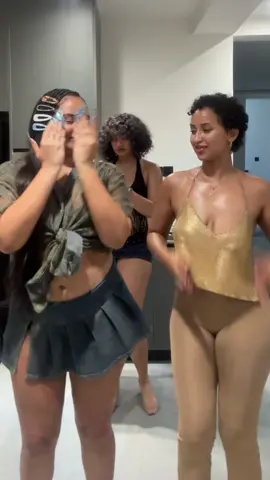 There’s 4 baddies in this video  @mellissa @Dji🧿 & cherry & moliycoco😍🥰  #bodygo #ghanatiktok🇬🇭 #fyp 