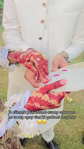 Jb client k paas thumb stamp colour na ho to aap apny favrt tint ki qurbani dety huy 😕😌 #fyppppppppppppppppppppppp #dontunderreviewmyvideo #weddinginspiration #weddingdress #bridal @TiktokPakistanOfficial 