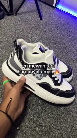 Rekomendasi sepatu cowok sneakers keren sepatu pria style kasual sepatu original brand panarybody #sepatucowok #sepatukeren #sepatusneaker #sepatuori #panarybodyshoes 
