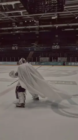 There's something spooky going on at Braehead Arena 👻 Join us for some Halloween hockey this Friday 24th October as we take on the @fifeflyers in the Challenge Cup 🏆 🎟️ https://bit.ly/GlasgowClanTickets