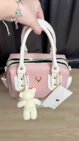 Sdh dapat dompet dan gantungan nya🤗 #taswanita #tascantik #tasmurah 