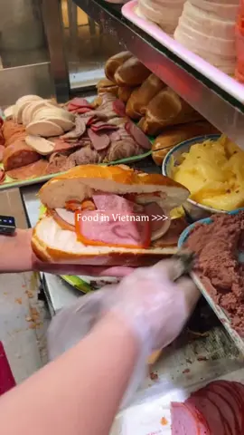 Food in Vietnam 🇻🇳 >> #vietnamfood  #vietnamesefood  #vietnamtravels  #vietnamtrip  #vietnamexpresstour 