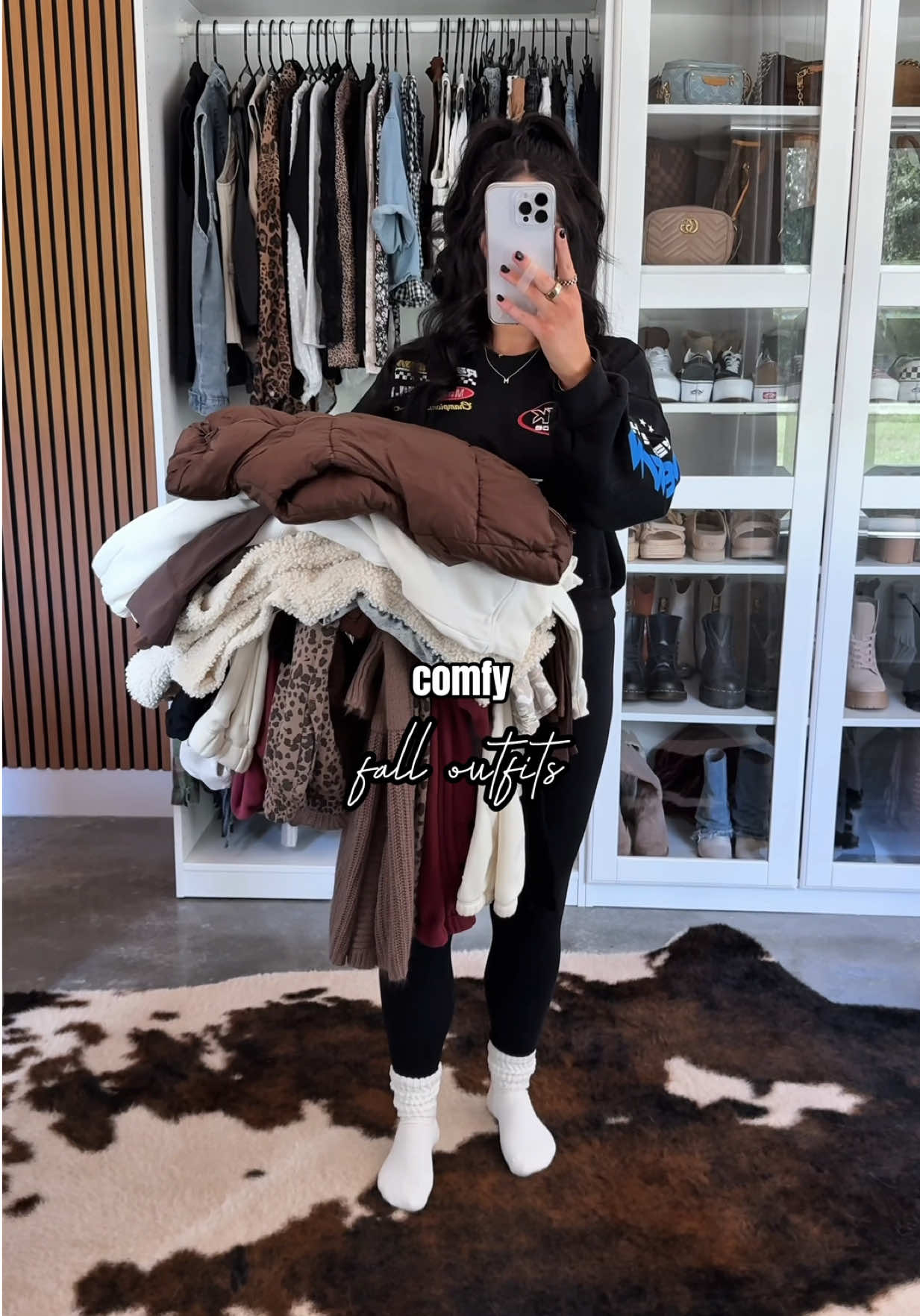 comfy fall outfits 🖤🍁 (the burgundy set is an absolute 10/10!! I need to get it in more colors 😍) #comfyoutfit #falloutfits #falloutfitinspo #comfyclothes #everydayoutfit 