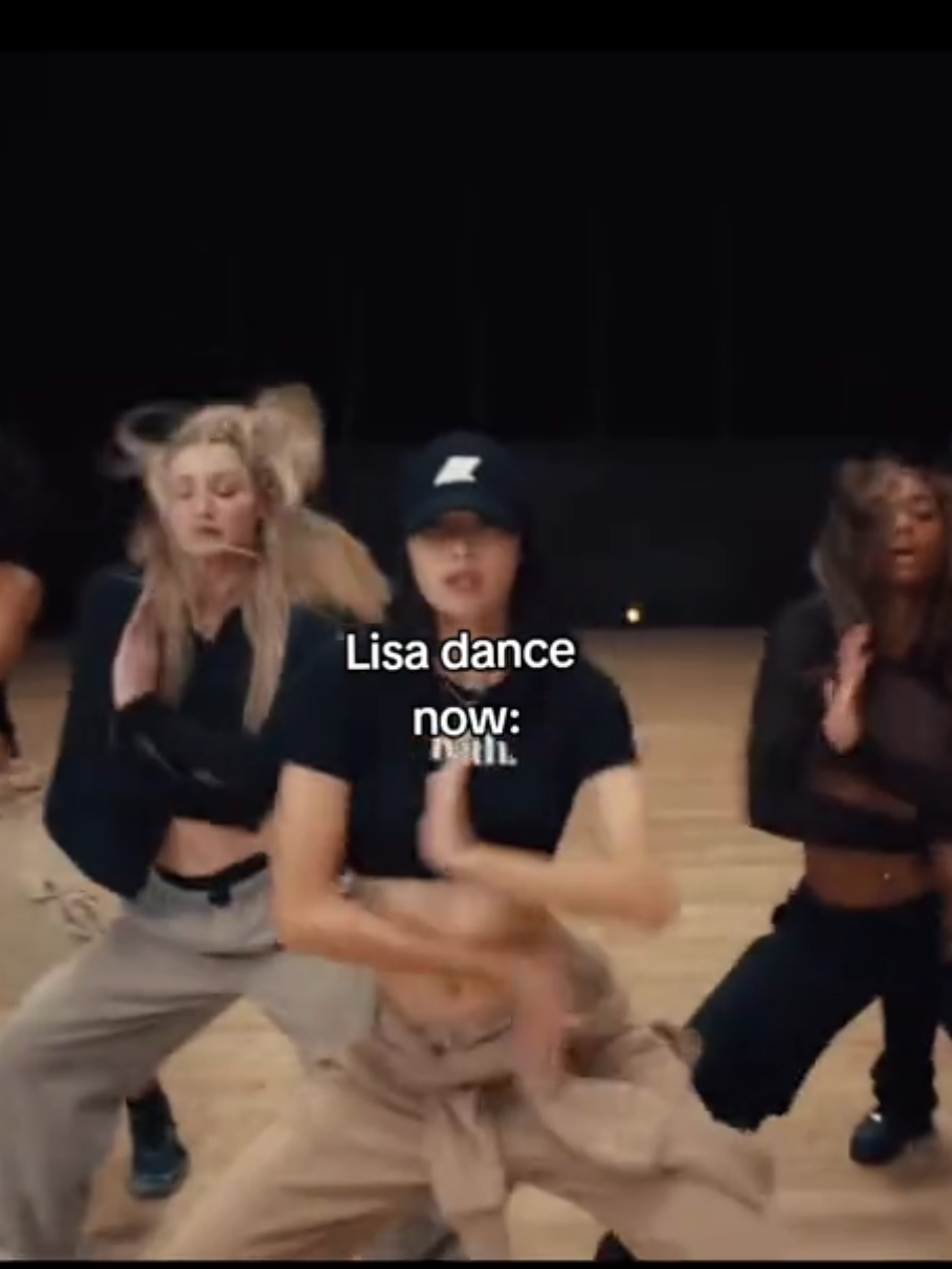 dont hate, i love now too, but before had more energy and coreography #LISA #DANCE #LALISA  #FYP #LALISAMANOBAN 
