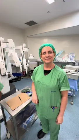 🚀 Nossa aluna Bruna vivenciando a tecnologia da Cirurgia Robótica!        Hoje foi dia de visita técnica e de muito aprendizado dentro do centro cirúrgico. 🤖🩺 Momentos como esse mostram na prática o quanto a instrumentação está evoluindo e o quanto é importante estar preparado para acompanhar essa transformação. Cada detalhe observado, cada explicação recebida e cada troca de experiência fazem toda diferença no desenvolvimento profissional. 💙 Parabéns, Bruna! Que essa vivência seja um marco na sua trajetória dentro da instrumentação cirúrgica! #InstrumentoMilitar #CirurgiaRobótica #InstrumentaçãoCirúrgica #ImersãoRobótica #ProfissionaisDeExcelência  