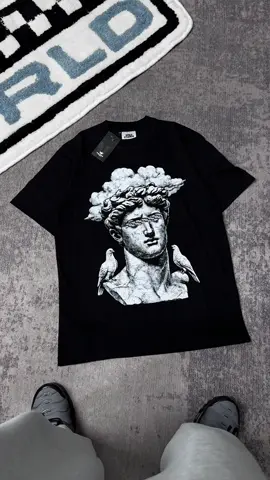 Kaos hitam yang satu ini rekomnd buat kalian checkout !!! Tshirt Attitude, kepoin keranjang kuning nya diatas #WRLDstudios #gajiansale #bajucowok #kaoscowok #kaosdistro 