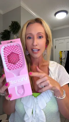 Seriously this @Unbrush Official fights the tangles and the frizz #unbrush #fyp #hair #hairtok #tiktokshop 