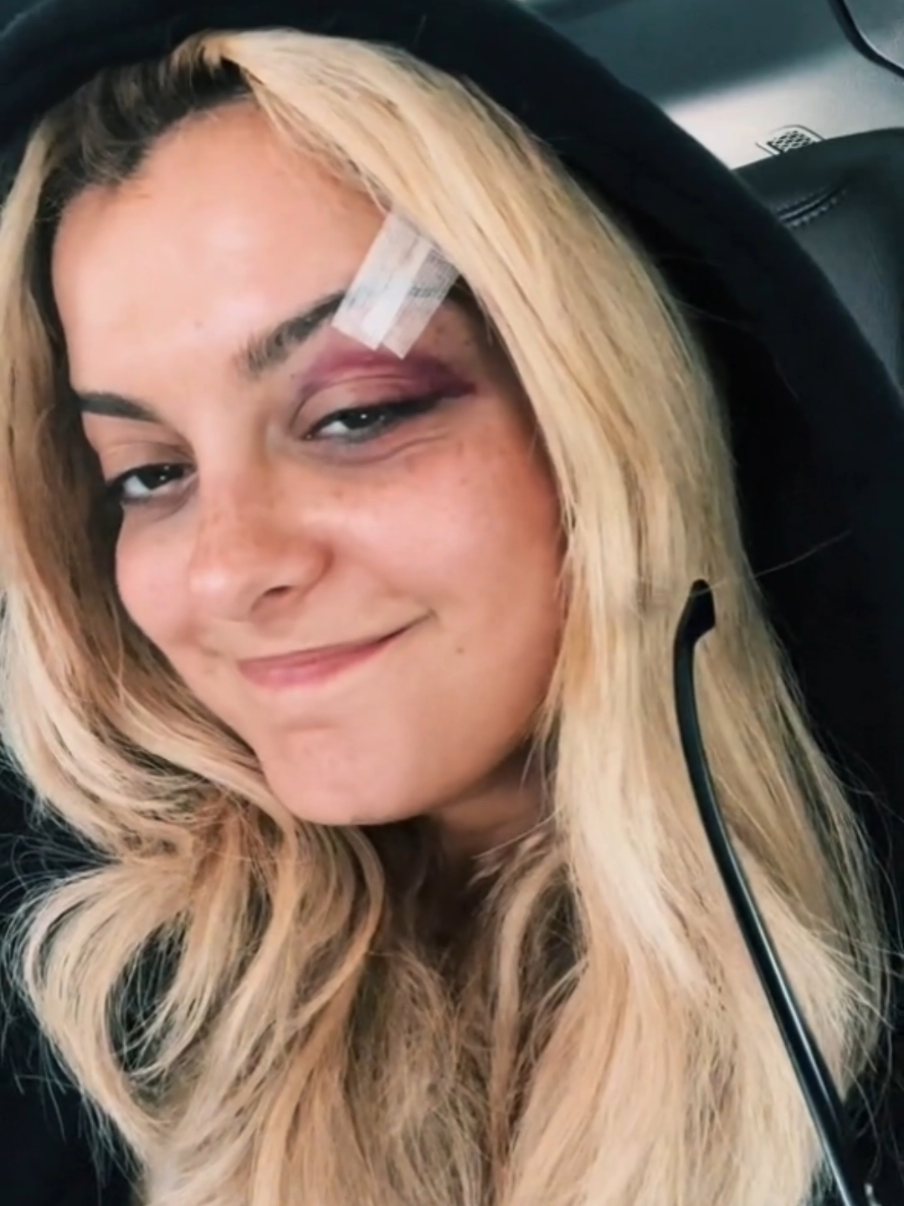 Essas celebridades proibiram os fãs de levar celulares para os shows.#beberexha#shakira#sabrinacarpenter#curiosidades 