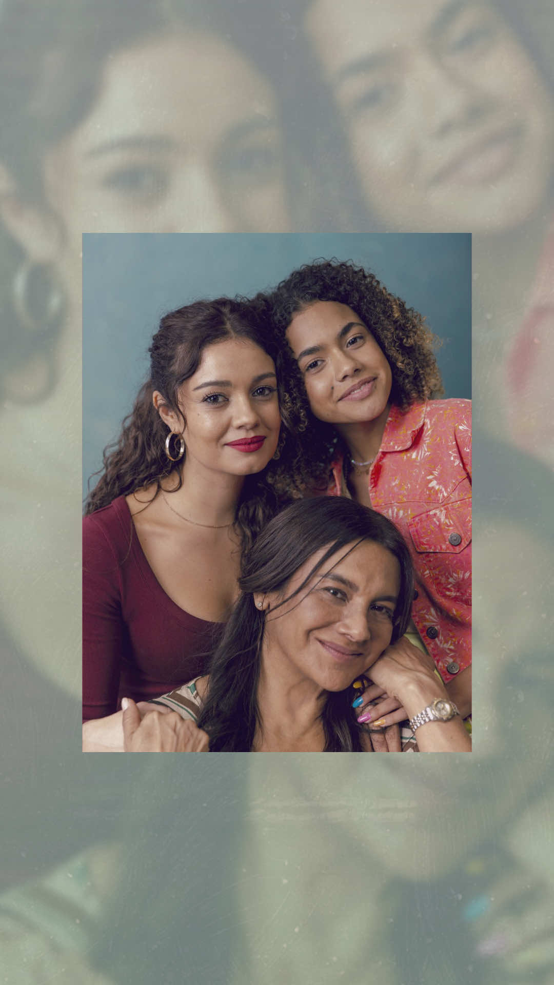 ‘Três Graças’ em duas palavras: habemus novelão! #TrêsGraças  📸 (reprodução/TV Globo) novela | três graças | Aguinaldo Silva | Sophie Charlote | Dira Paes | Alana Cabral | Grazi Massafera | Murilo Benício | Arlete Salles