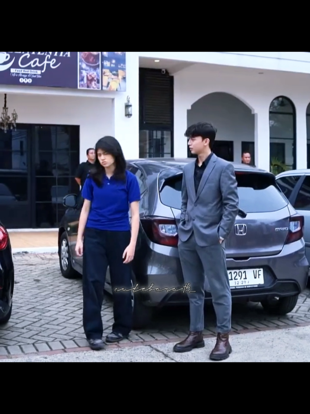 bagusan juga Zora Mut 😂 #fypシ #insyaallahfyp #lewatberanda #foryoupage #zora 