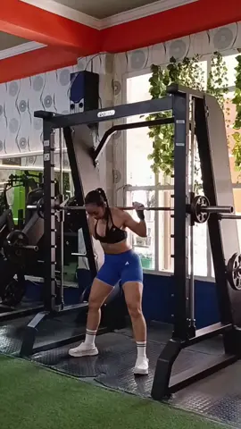 #glutesfocused #gymmotivation #GymTok #personaltrainer #fypage 