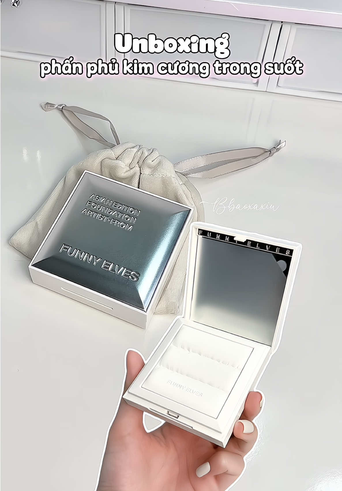 Mịn màng một cách quý sờ tộc, mà không ai biết mình dùng phấn luôn ó. Quá mỹ mãn Funny Elves 💕💕💕 #funnyelves #phanphukimcuong #phanphu #makeupartist #gifts 