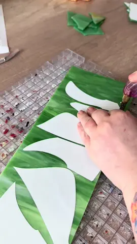 Just a little snappy snap. #asmr #stainedglass #stainedglassart #monstera