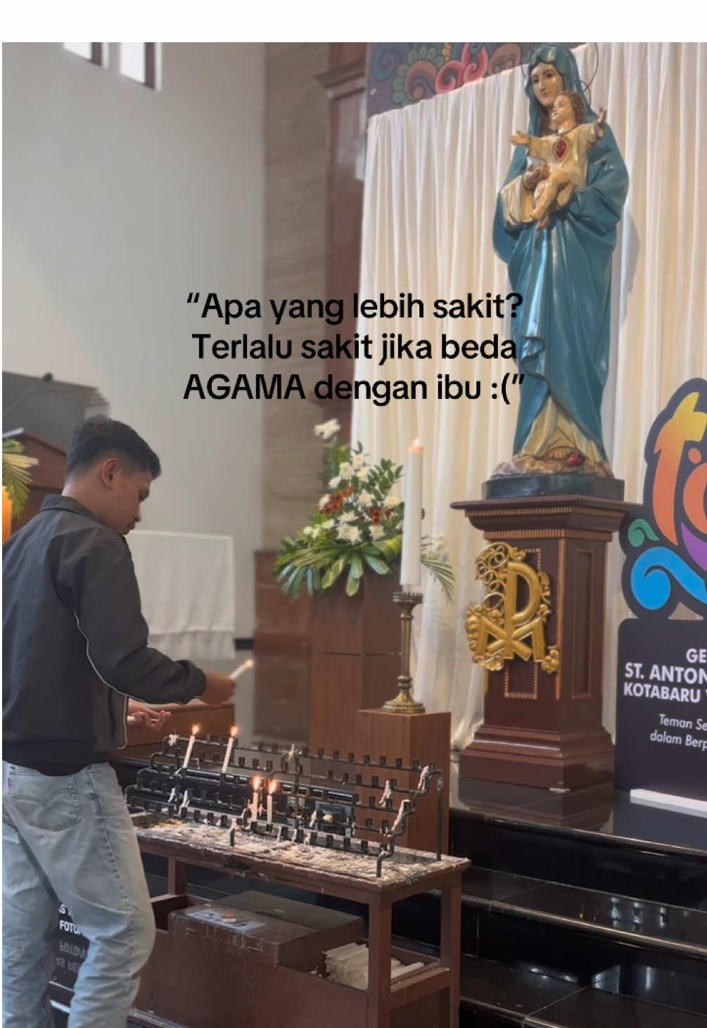 “Apa yang lebih sakit? Terlalu sakit jika beda AGAMA dengan ibu :(”  💔💔 #bedaagama #katolik #katolikindonesia #gerejakotabaru 