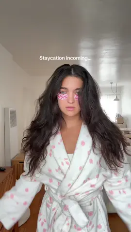 Honestly the kardashians had the right idea with all these Palm Springs trips #goodmorning 