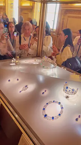 I saw them with my own eyes ✨ #paris #louvre #napoleon #jewels