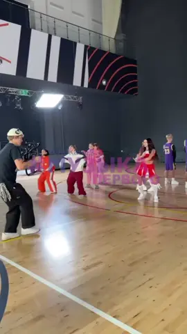 @Adrenalin House ✪ @мсКАРАМЕЛЬКА❣️ @Kira Timraleeva @Соня Сафарова @мусимка @НИКИТА ШУЛЬГИН @Тёма Туленов у меня есть видео