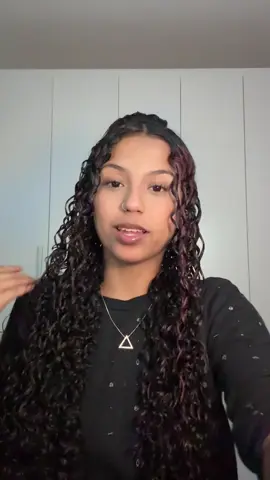 tds as contas q tem no insta, são fakes!!! denunciem pfvr 