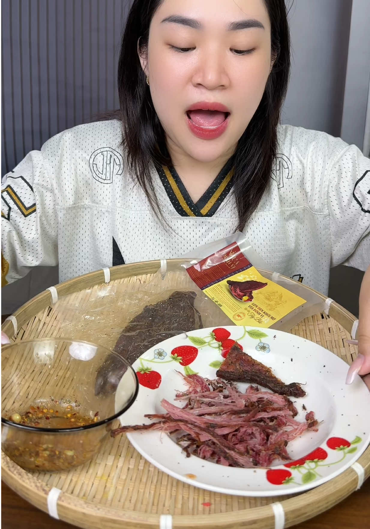 Thịt tươi mềm ăn đúng cuốn luôn ạ