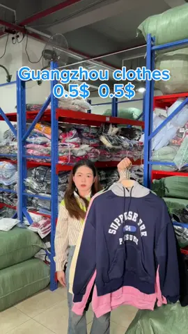 This is the China Clothing Whoint Market.Here,there are hundreds of designs of clothes,and the prices are as low as $0.5USD dollars.#clothing #clothingwholesale #服装批发