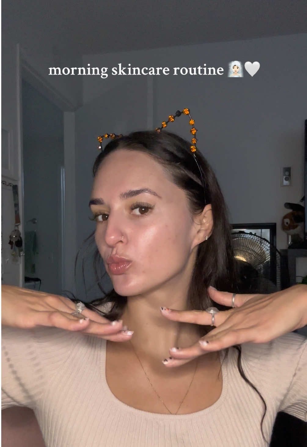 some morning skincare featuring my ride or dies @CeraVe @Thayers @Good Molecules @NEUTROGENA®️ @skinsmart_antimicrobial 🤍 #skincareroutine #sensitiveskincare #simpleskincare 