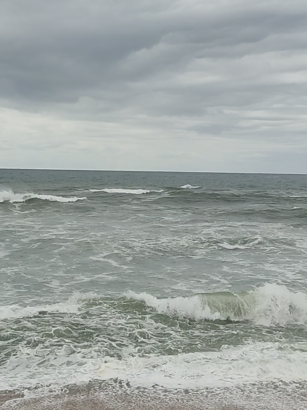 #beautifulbeach #rainbeach #soundbeach #wavesbeach 