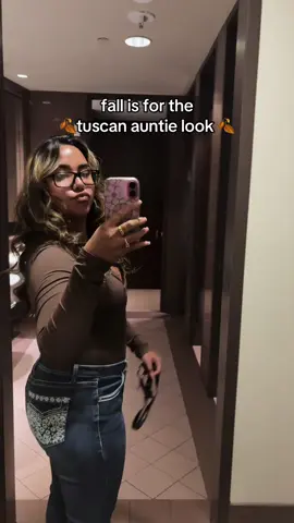 early 2000s tuscan auntie loading… #fyp #wlw #fall #tuscan #trend  