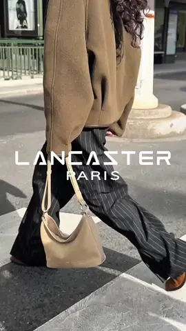 Une sortie ? Un sac ? Le sac seau Suède, l'allié parfait 😉 #lancasterparis #bag #outfit #OOTD 
