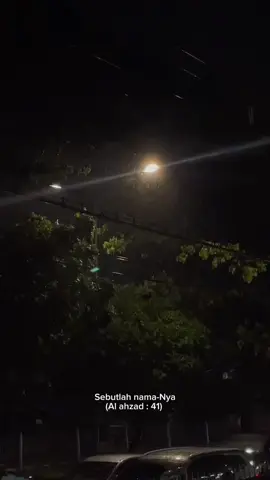 Saat langkah terasa jauh dan arah mulai kabur, sebutlah nama-Nya. Tetaplah di jalan yang telah Dia tunjukkan, karena suatu saat nanti, kau akan sadar bahwa setiap langkah yang kau tapaki adalah bagian dari rencana-Nya. @Perunggu 🥉  #perunggu🥉 #perunggu33x #fyp #artwork #musictiktok 