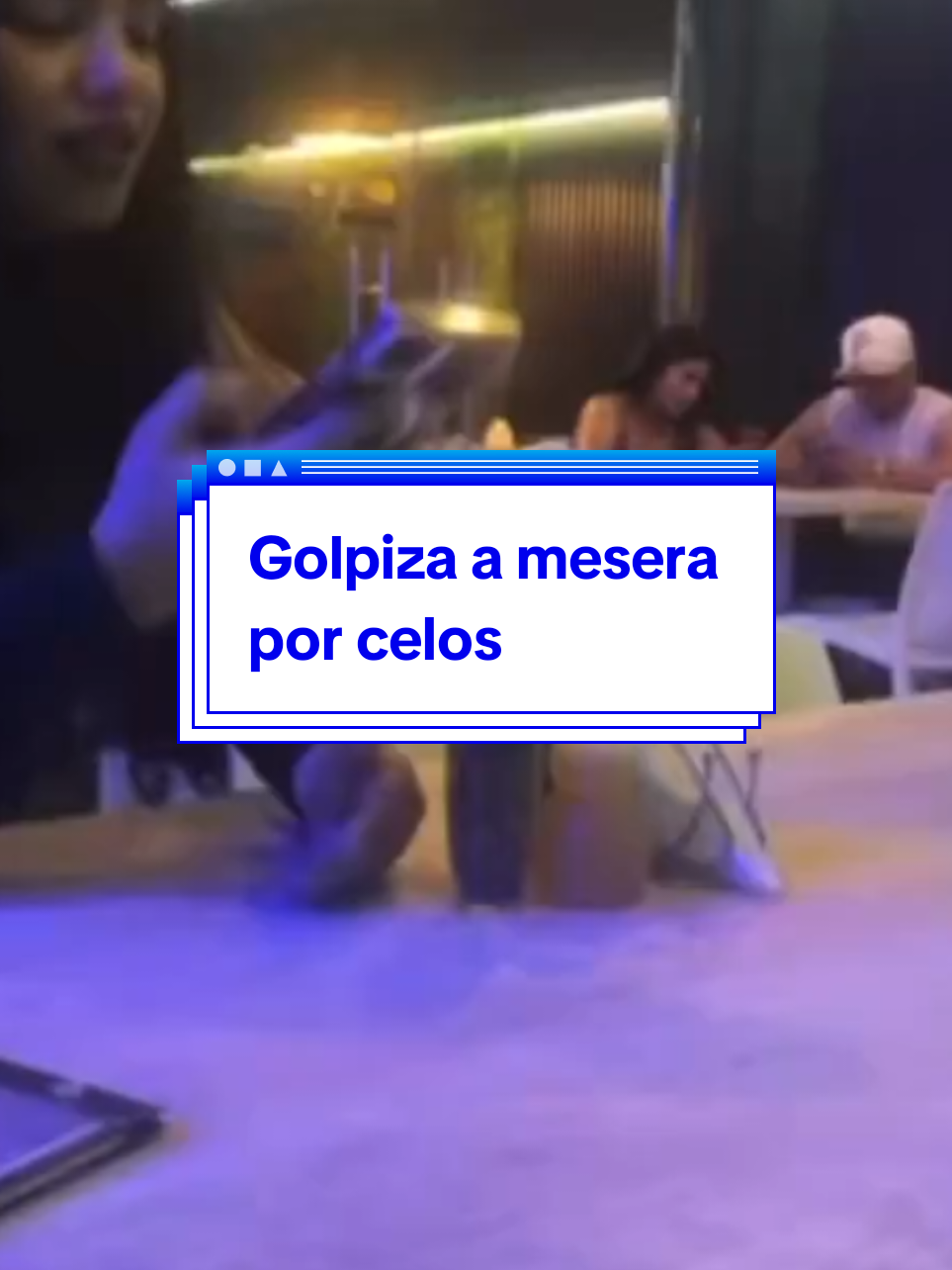 💥 ¡TREMENDO ESCÁNDALO! 💥 Todo ocurrió en un restaurante 😱, cuando una mujer agredió a una mesera por un ataque de celos. Según testigos, su novio pagó la cuenta por Nequi 💸, fue al baño… y la mesera aprovechó para tomar su número y escribirle: “Yo soy la de la limonada 🍋”. El mensaje desató la furia de la novia, quien no dudó en enfrentar a la trabajadora frente a todos los clientes. 😳 📺 No te pierdas todos los detalles en Lo Sé Todo Colombia, de lunes a viernes a las 2:00 p.m., solo por Canal 1, Libre Como Tú. 📲 Más en Canal1.com.co #LoSéTodoColombia #Golpiza #Celos #Nequi #Restaurante 