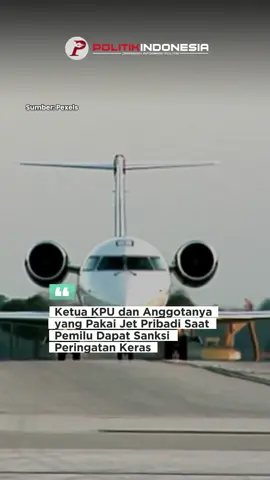 Ketua Komisi Pemilihan Umum (KPU) Muhammad Afifuddin dan empat anggota KPU lainnya mendapat sanksi peringatan keras dari Dewan Kehormatan Penyelenggara Pemilu (DKPP). Kelimanya dinilai melanggar kode etik penyelenggara pemilu dalam pengadaan sewa private jet. Penjatuhan sanksi tersebut dibacakan langsung oleh Ketua DKPP, Heddy Lugito. “Menjatuhkan sanksi peringatan keras kepada Teradu I Muhammad Afifuddin selaku Ketua merangkap anggota KPU; Teradu II Idham Holik; Teradu III Yulianto Sudrajat; Teradu IV Parsadaan Harahap; dan Teradu V August Mellaz, masing-masing selaku anggota Komisi Pemilihan Umum terhitung sejak putusan ini dibacakan,” ujar Ketua DKPP, Heddy Lugito membacakan putusan di Gedung DKPP, Jakarta, Selasa (21/10/2025). Baca berita selengkapnya di https://www.politikindonesia.id/dkpp-jatuhkan-sanksi-peringatan-keras-pada-ketua-kpu-dan-empat-anggotanya