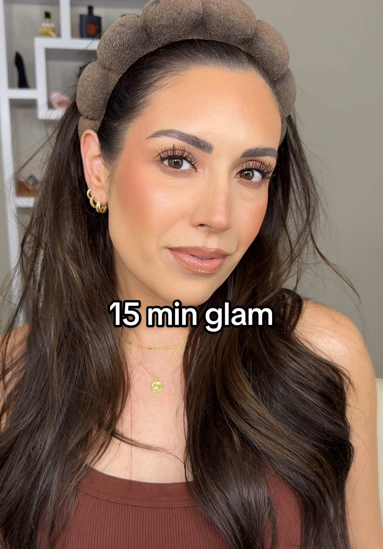 15 min quick glam 🫶🏼 @Maybelline NY superstay 24 skin tint shade 120 @L.A. Girl Cosmetics peach corrector  @Diorbeauty skin correct concealer shade 2N @loréal paris usa blurfection in pink light & translucent light  @NYX Professional Makeup bronzer in deserve butta @COVERGIRL soft sable blush  @nyx micro brow pencil in ash brown  @loreal brow lamination  @makeupbymario cream eyeshadow in sienna  @Huda Beauty easy bake setting spray  @Westman-Atelier liner in sable  @loreal plump ambition gloss in milky nu @maybelline rocket volume express waterproof mascara  #grwm #makeup #quickmakeup #15minmakeup 