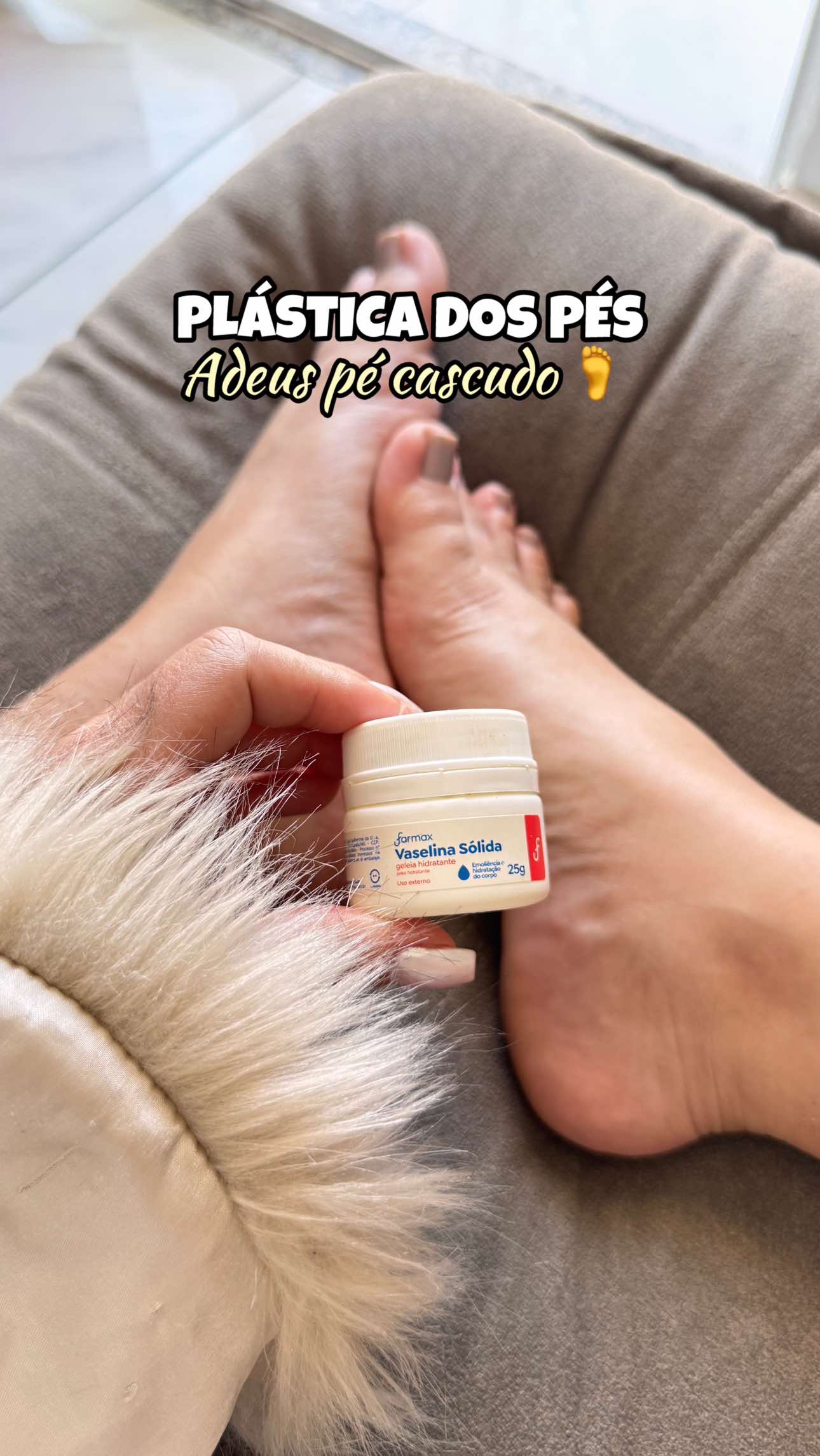 Adeus, pé cascudo! 👋✨ Chegou a plástica dos pés que vai deixar sua pele lisa, macia e super hidratada 🦶💧 O melhor é que você pode adaptar os itens com o que tiver em casa e ter um verdadeiro spa nos pés! 💆‍♀️💅 #CuidadosComOsPés #SpaEmCasa #BelezaReal #PésPerfeitos