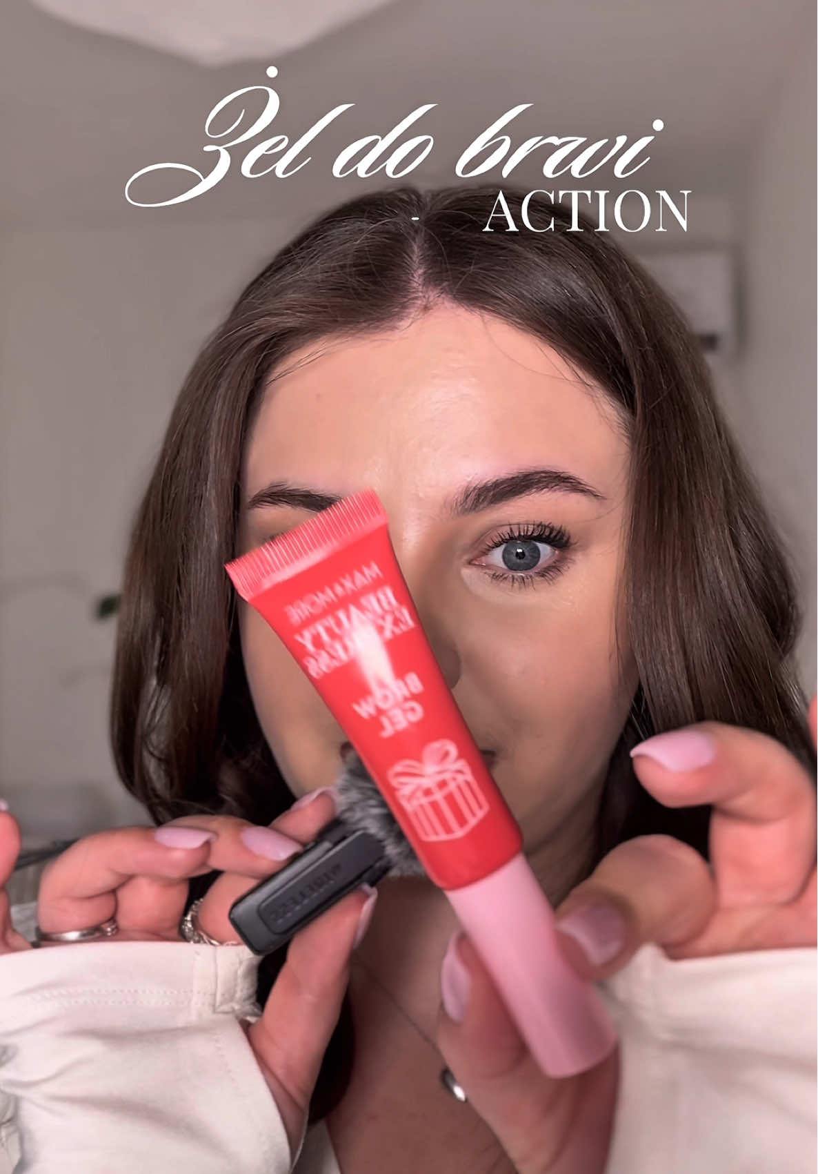 Świąteczna edycja żelu do brwi z @Actionpolska 🫶🏻 #beautytiktok #beauty #fyp 
