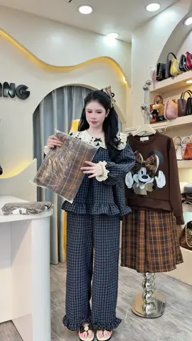 #trending #thoitrangnu #xuhuongtiktok #moingaymotoutfit #xuhuong 