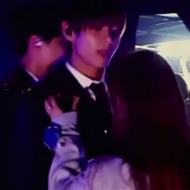 Can he please look at me like that? #kimtaehyung #bts #edit #foryou #viral 