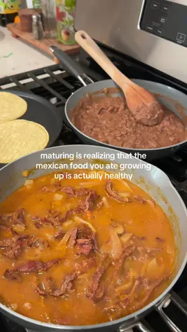 bc a lot of folks love to demonize mexican food and say it’s unhealthy 🥲 just gotta make some small swaps! #mexicanfood #growinguplatino #healthycooking #frijoles #fyp 