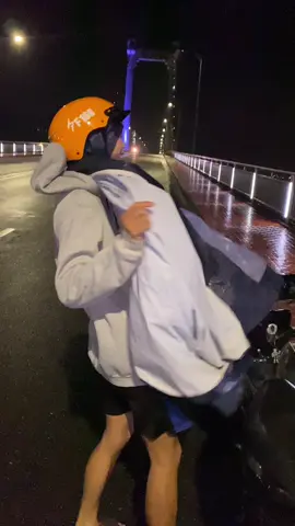 Suýt nx thì gió thổi bay ở cầu thuận Phước #xuhuong #baoso12 #danang #xu#xh 