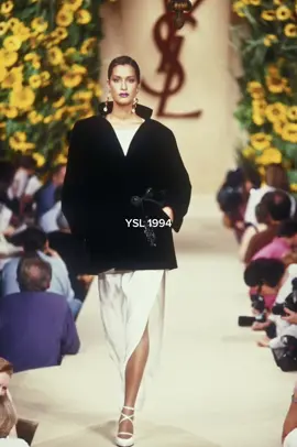 YSL 1994. #yvessaintlaurent #90srunway #fashion #90s #ysl 