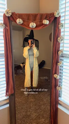 I’ve literally been a witch probably over 10 times at this point 😂🧙🏻‍♀️🦇🎃 Do you love the classic Halloween costumes or fun new ideas?  #witchcostume #witchesoftiktok #halloweencostume #dealalert #affordablefashion 