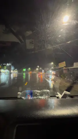 #xuhuong chạy đêm đã buồn rồi mà còn trời mưa nữa chớ #nhatkyxetai 