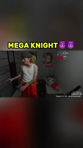 PIKKU HYPPY TOHO😅 MITÄ JÄTKÄ HÖPÖTTÄÄ😭 7 PV VANKILASSA NYT -> twitch.tv/skotti #foryou #fyp #vankila #clashroyale 