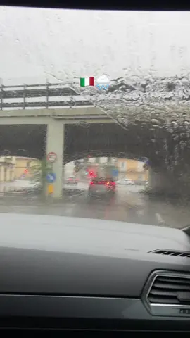 🫶🏻🌧️#إيطاليا🇮🇹 #marocaine🇲🇦 #الشعب_الصيني_ماله_حل😂😂 #lghorba #fyp 