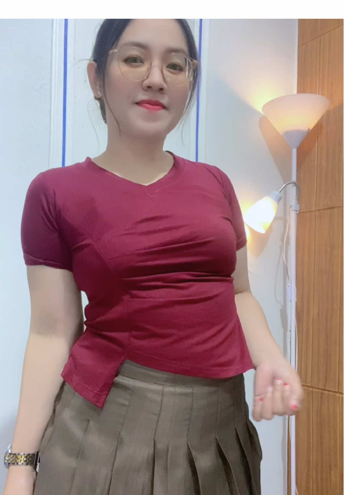 Kaos cewek Model Vneck bahan adem #kaoscewek #kaosvneck #kekiniantiktok #murahmeriah 